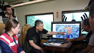 Antalya Büyükşehir Belediyesi itfaiye ekipleri, Alanya’da çıkan orman yangınına müdahale
