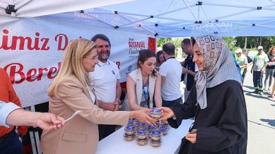 Bakırköy Belediyesi, Muharrem ayı dolayısıyla belediyenin aşevinde hazırlanan aşureleri ilçenin