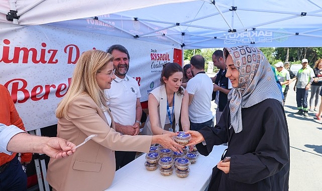 Bakırköy Belediyesi, Muharrem ayı dolayısıyla belediyenin aşevinde hazırlanan aşureleri ilçenin