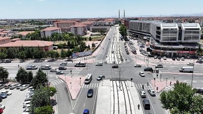 Konya Büyükşehir Belediyesi tarafından yapımı sürdürülen Adliye-Şehir Hastanesi Tramvay Hattı