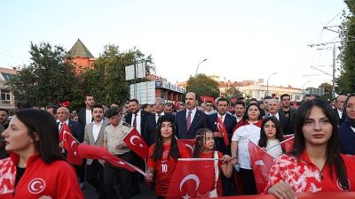 15 Temmuz hain darbe girişimine karşı Türk milletinin kahramanca karşı