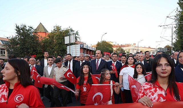 15 Temmuz hain darbe girişimine karşı Türk milletinin kahramanca karşı