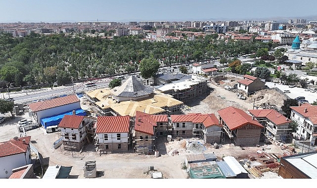 Konya Büyükşehir Belediyesi, Karatay Belediyesi’yle birlikte yürüttüğü “Mevlana Türbesi Arkası