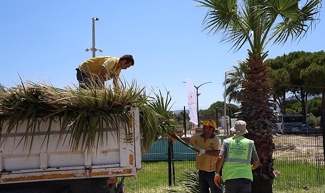 Başkan Çerçioğlu Öncülüğünde Kuşadası’nda Yeşil Alanlarda Kapsamlı Bakım ve Düzenleme Çalışması Çerçioğlu’nun öncülüğünde kentin dört bir yanında hayata geçirilen çalışmalar devam