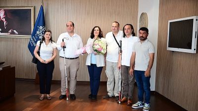 Aydın Büyükşehir Belediye Başkanı Özlem Çerçioğlu'na, Altı Nokta Körler Derneği