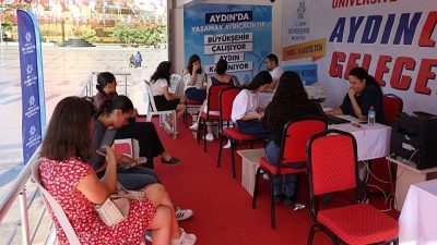Aydın Büyükşehir Belediye Başkanı Özlem Çerçioğlu, üniversiteye adım atmaya hazırlanan