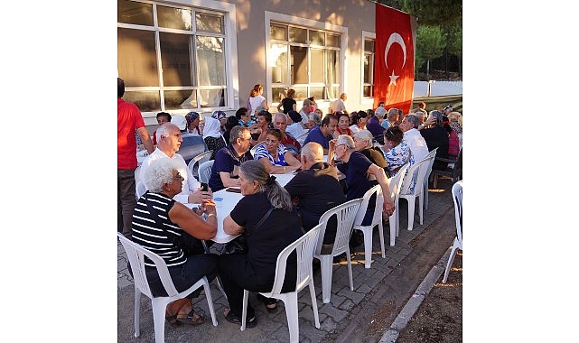 Başkan Ergin, Pir Sultan Abdal Derneği’nin Hayır Yemeğine Katıldı Ayvalık Belediye Başkanı Mesut Ergin, Pir Sultan Abdal Kültür Derneği