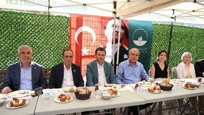 Osmangazi Belediye Başkanı Erkan Aydın, mahalle ziyaretleri kapsamında Çirişhane Mahallesi