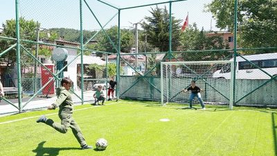 Osmangazi’de yaşayan her çocuğun spor yaparak sağlıklı bir şekilde büyümesini