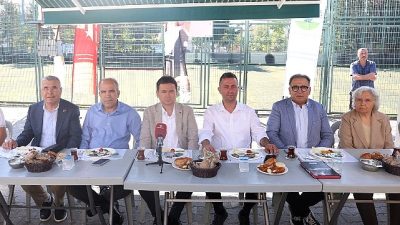 Osmangazi Belediye Başkanı Erkan Aydın, mahalle buluşmaları kapsamında Gülbahçe Mahallesi’nde