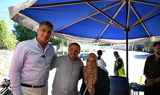 Başkan Kocaman Esnafın Tezgâhına Misafir Oldu Kartepe Belediye Başkanı Av. M. Mustafa Kocaman, Ataevler Mahallesi’nde kurulan