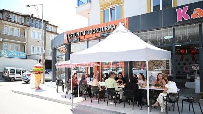 Samimi bir atmosferde gerçekleştirilen programda Kartepe Belediye Başkanı Av. M.