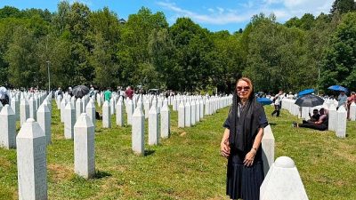 Konak Belediye Başkanı Nilüfer Çınarlı Mutlu, Srebrenitsa Soykırımı’nın 31. yıl