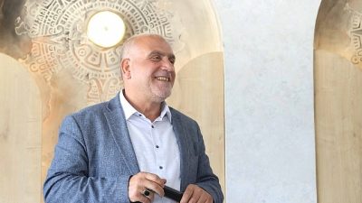 Canik Belediye Başkanı İbrahim Sandıkçı, muhtarların taleplerini ve önerilerini dinledi. 
