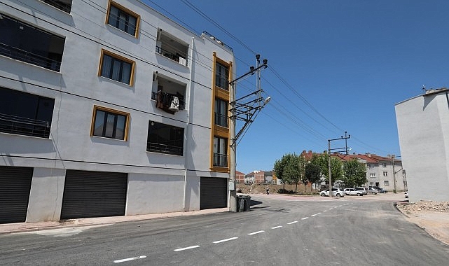 Başkan Taban Tamamlanan Asfalt Ve Otopark Çalışmalarını Yerinde İnceledi İnegöl Belediye Başkanı Alper Taban, Mesudiye Mahallesi Şehit Er Şenol