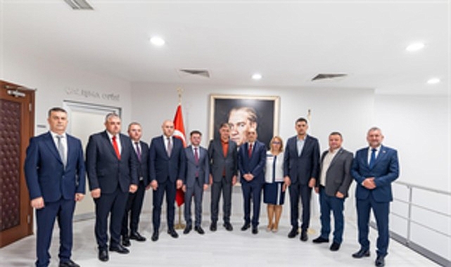 Başkan Tugay: Dostluğumuzu ortak projelerle büyütelim İzmir Büyükşehir Belediye Başkanı Dr. Cemil Tugay, Bulgaristan’dan İzmir’in kardeş