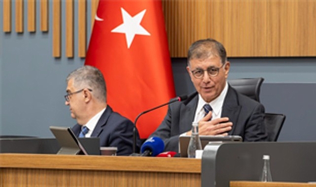 Başkan Tugay’dan Karabağlar dönüşüm ve çöp sorunu için Ankara çağrısı İzmir Büyükşehir Belediye Başkanı Dr. Cemil Tugay, temmuz ayı meclis