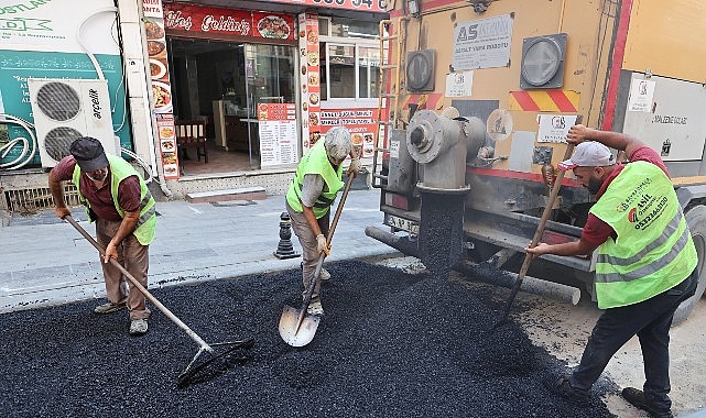 Başkan Vekili Akın, Bağlar Caddesi’ndeki yenileme çalışmalarını yerinde inceledi Bayrampaşa Belediyesi’nin başlattığı kapsamlı yenileme çalışmasıyla Bağlar Caddesi baştan sona