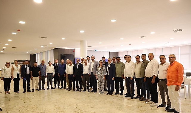 Antalya Büyükşehir Belediyesi Başkan Vekili Büşra Özdemir, Manavgat’ta muhtarlarla bir