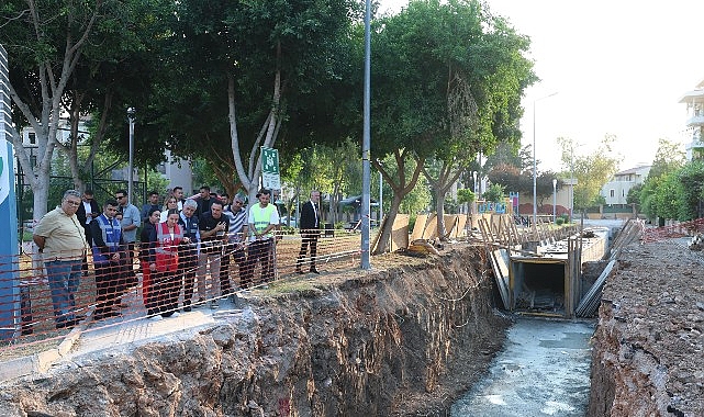 Başkan Vekili Özdemir Konyaaltı’nda devam eden altyapı yatırımlarını inceledi Antalya Büyükşehir Belediyesi Başkan Vekili Büşra Özdemir, Konyaaltı’nda yaklaşık 60