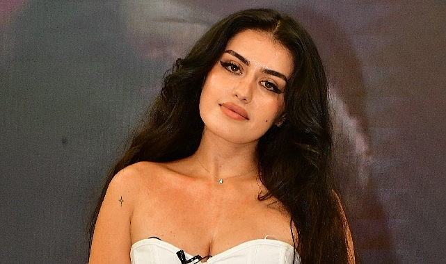 ‘Beni Yapay Zekâ Sandılar!’ Tuana Tetik İlk Kez Konuştu Son günlerin en çok konuşulan isimlerinden Tuana Tetik, Türkiye'nin yanı sıra