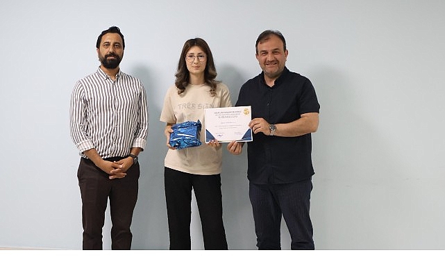 Beyaz Kalpler’de mezuniyet heyecanı Kocaeli Büyükşehir Belediyesi Beyaz Kalpler Eğitim ve Gelişim Merkezi’nde “pastacılık
