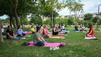 Bornova Belediyesi, kadınlara yönelik gerçekleştirdiği sosyal ve kültürel projelere bir