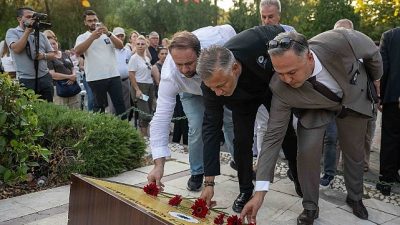 Bosna Hersek'in Srebrenica kentinde 1995 yılında yaşanan ve 8 bin