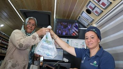 Çerçioğlu’nun öncülüğünde hayata geçirilen Halk Ege Et projesi, mobil satış
