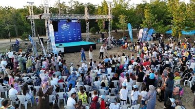 Kocaeli Büyükşehir Belediyesi tarafından düzenlenen “Çık Dışarıya Oynayalım” etkinlikleri, yaz