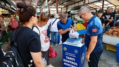 Semt pazarlarında şeffaf ve güvenilir alışveriş dönemini başlatan Buca Belediyesi’nin
