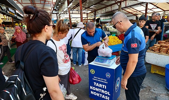 Buca’nın pazarlarında güvenli alışveriş dönemi Semt pazarlarında şeffaf ve güvenilir alışveriş dönemini başlatan Buca Belediyesi’nin