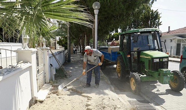 Burhaniye’de Yol Yapım, Bakım ve Onarım Çalışmaları Aralıksız Devam Ediyor Ekiplerin saha çalışmaları kapsamında Ören Mahallesi Prof. Dr. Tarık Terzioğlu
