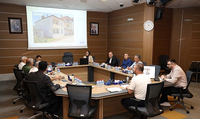 Büyükşehir’den çevre ihlallerine taviz yok Kocaeli Büyükşehir Belediyesi, çevreyi kirleten firmalara yönelik denetimlerini kararlılıkla sürdürüyor.