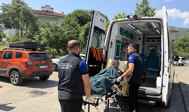 Büyükşehir Belediyesi’nin Hasta Nakil Ambulans Hizmeti, sağlık kuruluşlarına ulaşmakta zorlanan
