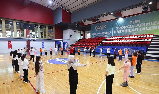 Canik Belediyesi’nden Geleceğin Şampiyonlarına Tam Destek Canik Belediyesi, çocukları ve gençleri sporla buluşturuyor, ücretsiz sporcu servisi