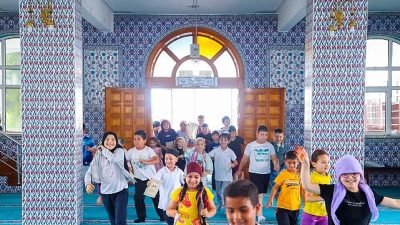 Canik Belediyesi, "Haydi Güle Oynaya Camiye Gel" projesiyle camilere koşan