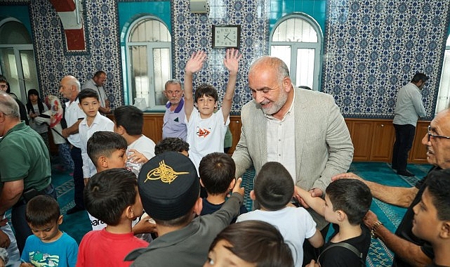 Canik Belediyesi'nin "Haydi Güle Oynaya Camiye Gel" projesiyle çocuklar ve