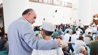 Canik Belediyesi'nin çocukları ve gençleri hediyelerle buluşturduğu "Haydi Güle Oynaya