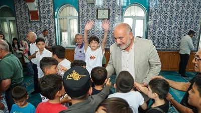Canik Belediyesi'nin yaz tatili döneminde sürdürdüğü projelerde gençler ve aileler