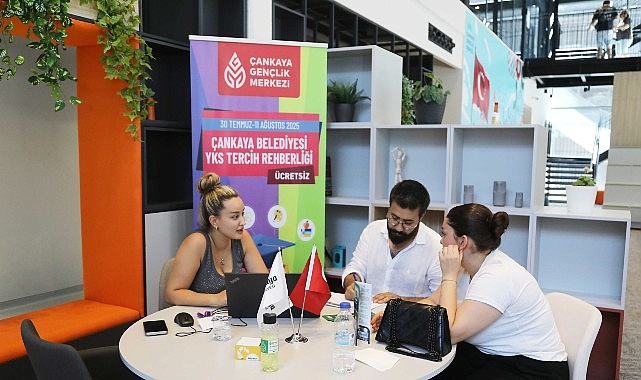 Gençlerin üniversiteye geçiş sınavları için ücretsiz YKS kursları ile destek