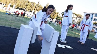 Yaz boyunca devam edecek eğitimlerde çocuklar, alanında uzman antrenörler eşliğinde