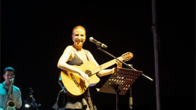 İzmir Büyükşehir Belediyesi'nin geleneksel Çim Konserleri, Tarihi Havagazı Fabrikası'nda İzmirlileri