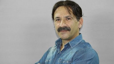 90'lı yıllarda çıkardığı albümlerle geniş bir hayran kitlesine ulaşan ve