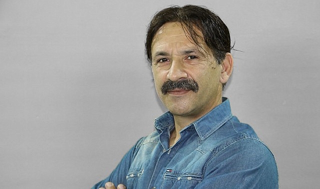 90'lı yıllarda çıkardığı albümlerle geniş bir hayran kitlesine ulaşan ve