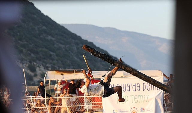 Denizcilik ve Kabotaj Bayramı’nın 100. yılı Antalya’da coşkuyla kutlandı 1 Temmuz Denizcilik ve Kabotaj Bayramı'nın 100. yılı, Antalya'nın dört