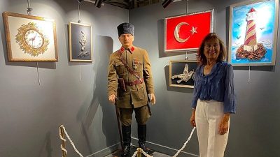 Filografi Sanatçısı Necla Karakaya'nın deniz ve özgürlük temalı eserlerinden oluşan