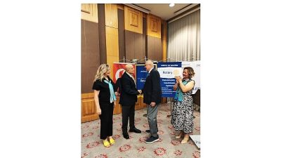 İzmir'de geçen yıl kurulan ve kısa sürede deneyimli Rotaryenlerin bilgi