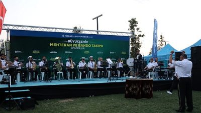 Kocaeli Büyükşehir Belediyesi, yaz akşamlarını kültür ve sanat etkinlikleriyle renklendirmeye