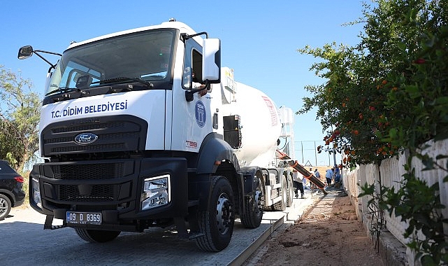 Didim Belediyesi’nin Yeni Beton Mikseri Görev Başında Didim Belediyesi, hizmet kapasitesini güçlendirmeye yönelik yatırımlarını sürdürüyor.
